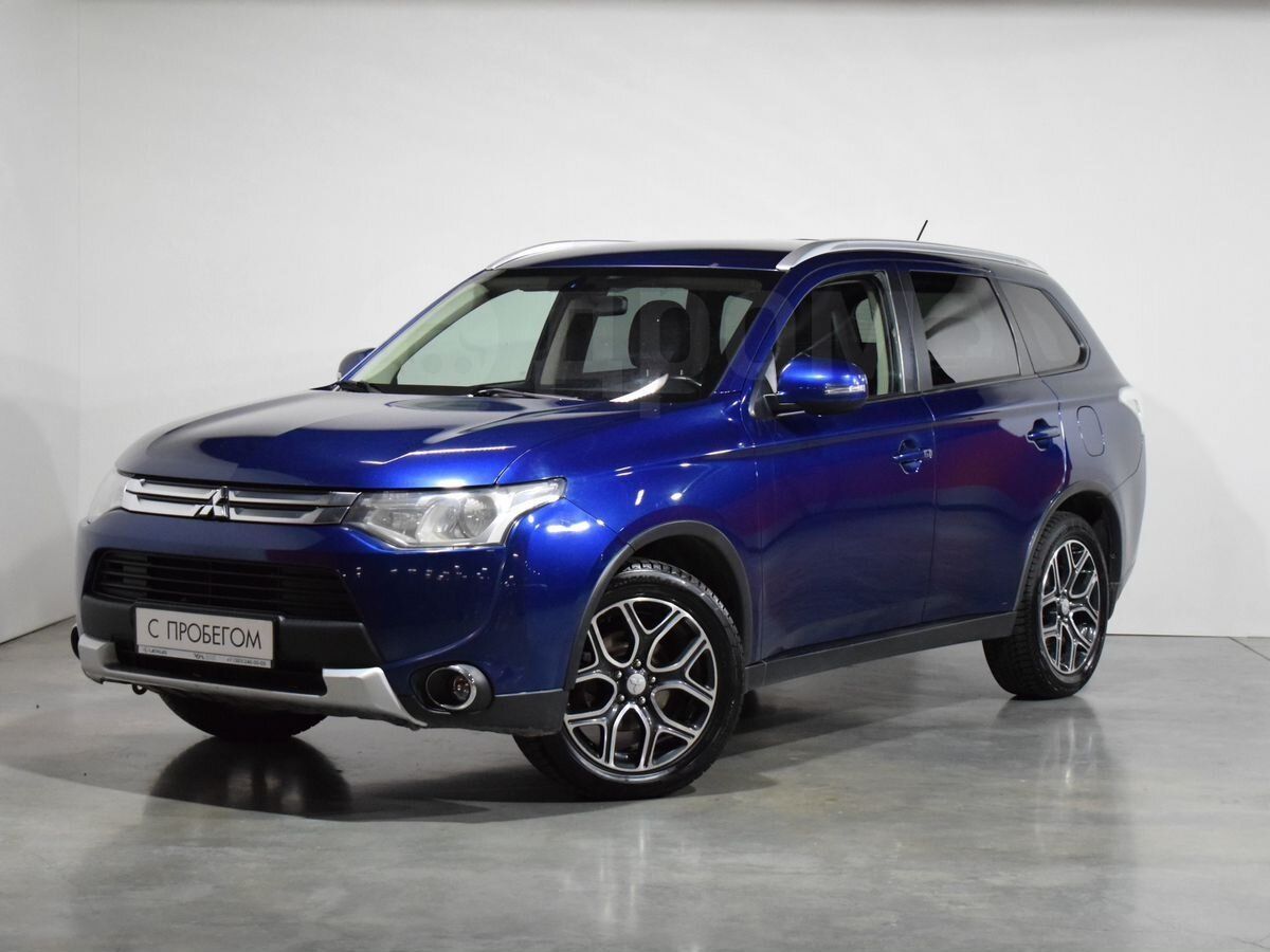 Mitsubishi Outlander, 3 поколение, 2014 с пробегом 220 000 км Mitsubishi Outlander, 3 поколение, 2014 с пробегом 220 000 км, цвет синий, цена - 607 000 руб., кузов -