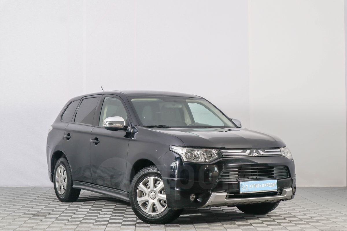 Mitsubishi Outlander, 3 поколение, 2012 с пробегом 156 000 км Mitsubishi Outlander, 3 поколение, 2012 с пробегом 156 000 км, цвет черный, цена - 509 000 руб., кузов -