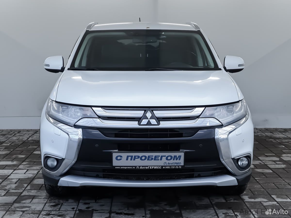 Mitsubishi Outlander, 2016, 2016 с пробегом 212 429 км Mitsubishi Outlander, 2016, 2016 с пробегом 212 429 км, цвет Белый, цена - 801 000 руб., кузов - Внедорожник 5-дверный