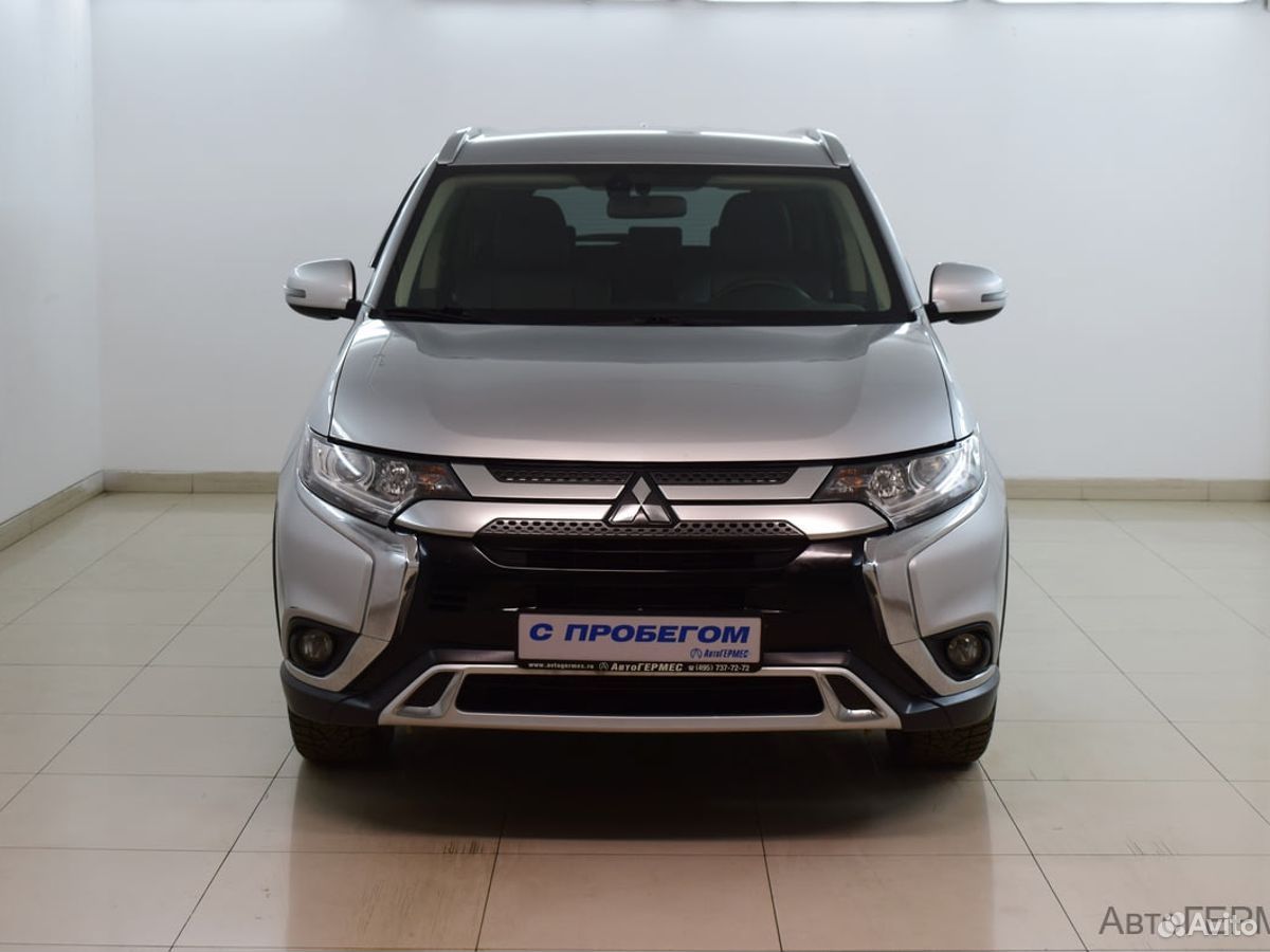Mitsubishi Outlander, 2018, 2018 с пробегом 73 273 км Mitsubishi Outlander, 2018, 2018 с пробегом 73 273 км, цвет Серебряный, цена - 1 065 000 руб., кузов - Внедорожник 5-дверный